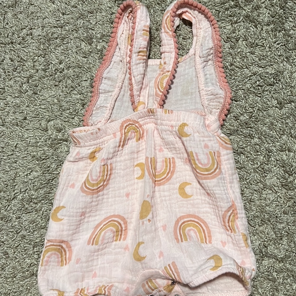 Pink onsie - Picture 2 of 3